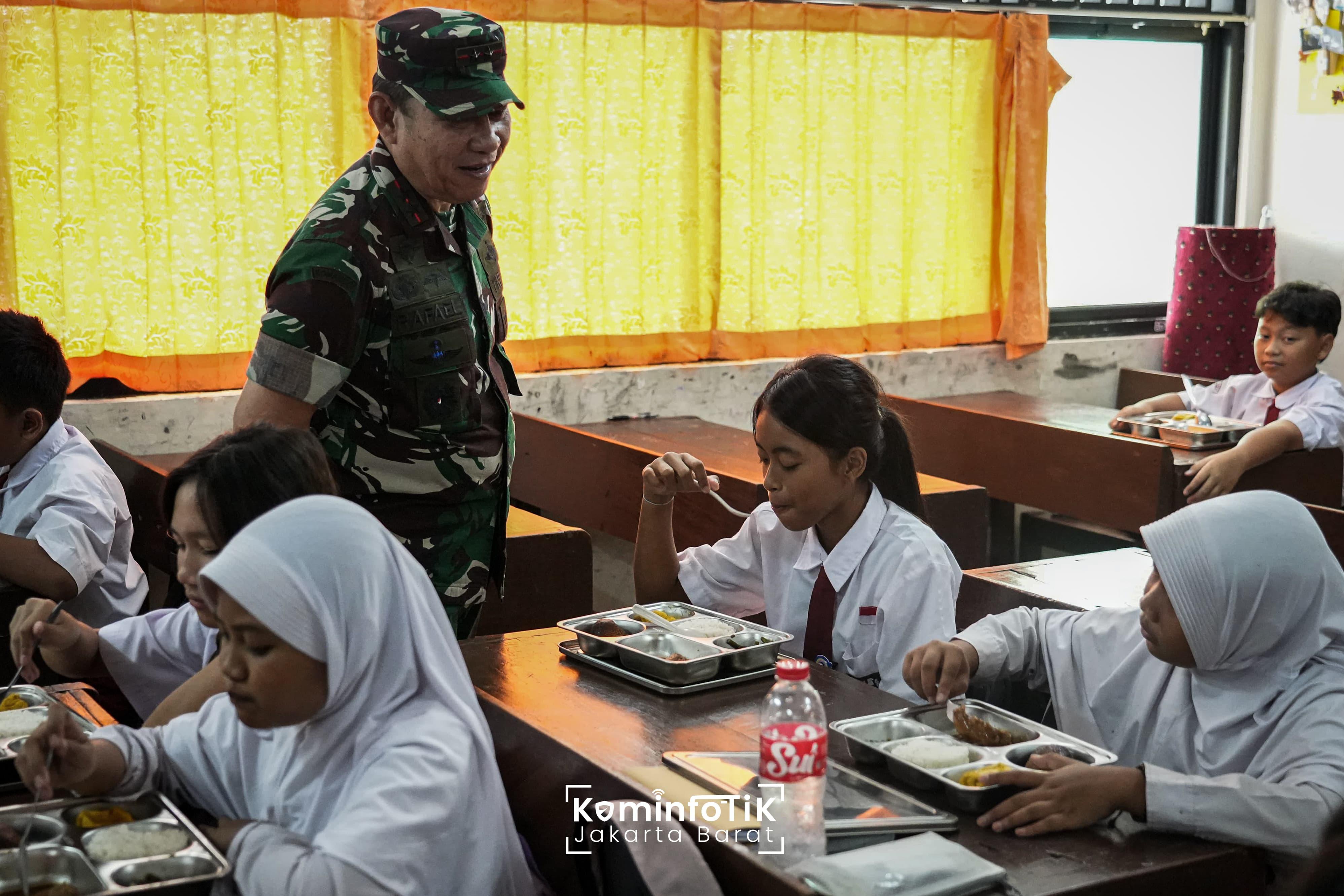 Saat Pangdam Jaya Pantau Langsung MBG